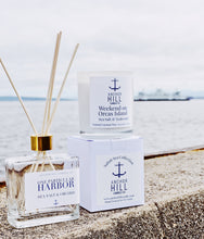 Load image into Gallery viewer, &quot;Coastal Cottage&quot; Reed Diffuser - APPLE &amp; CASHMERE